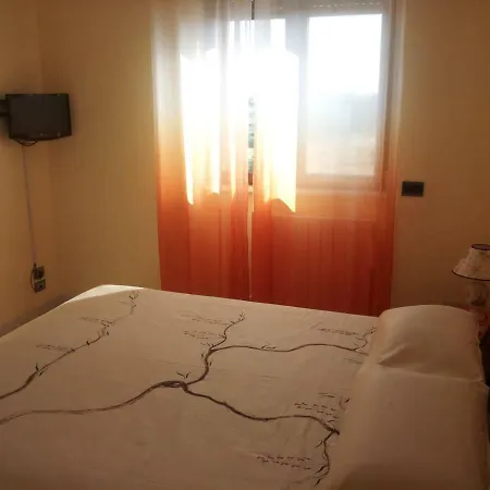 House Le Mimose דירה לצ'ה